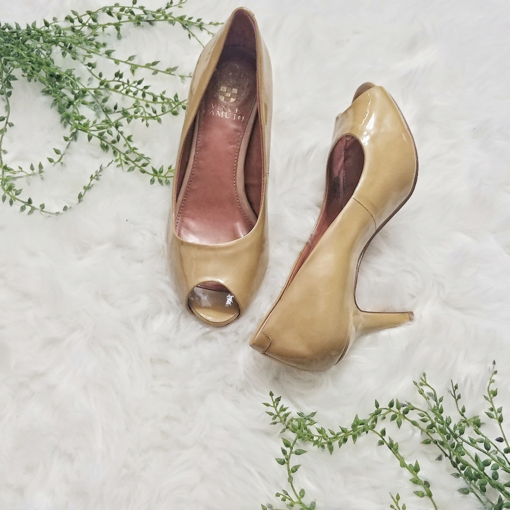 ✨ Vince Camuto Nude Patent Leather Kira Heels